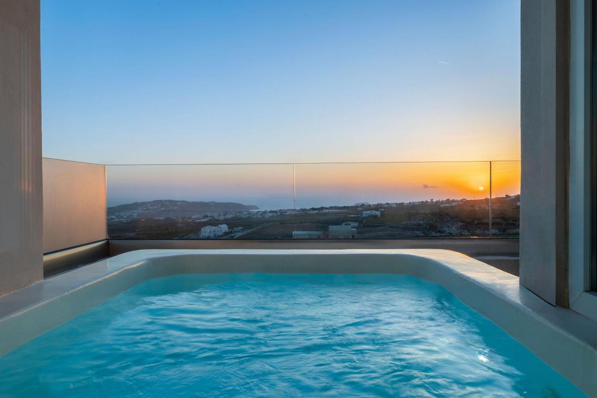 Cinnamon Villa With Private Hot Tub Pýrgos Esterno foto